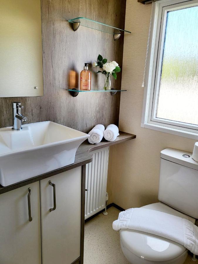 Luxury Woodland Retreat Holiday Home - Shorefield Country Park Downton  外观 照片