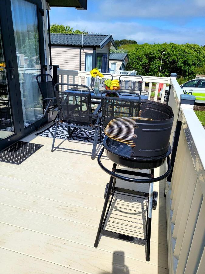 Luxury Woodland Retreat Holiday Home - Shorefield Country Park Downton  外观 照片