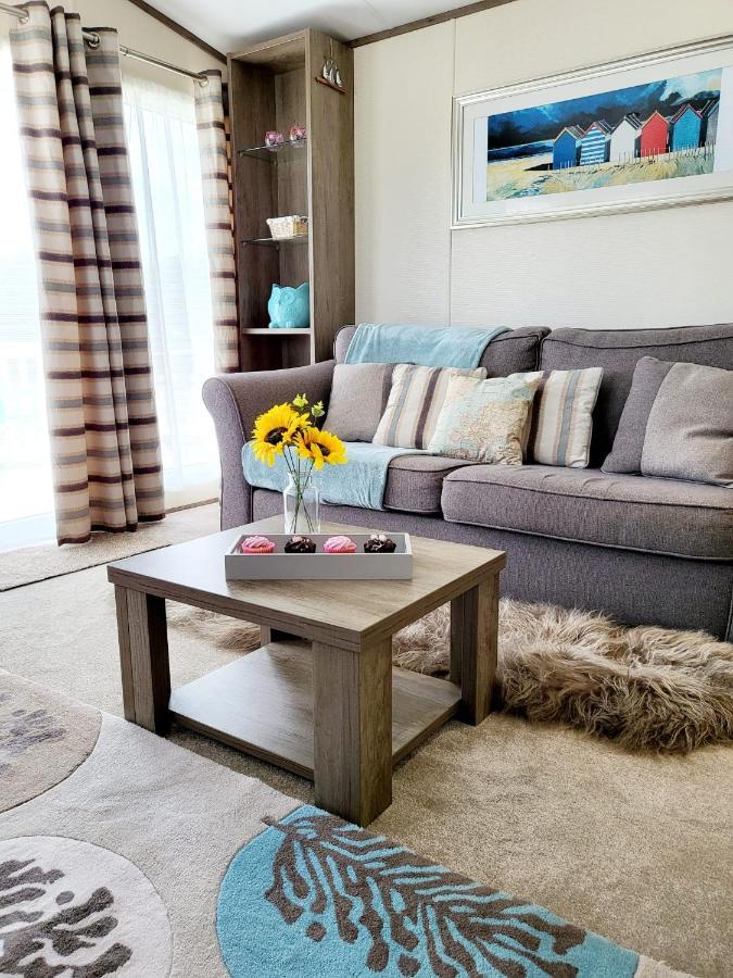 Luxury Woodland Retreat Holiday Home - Shorefield Country Park Downton  外观 照片